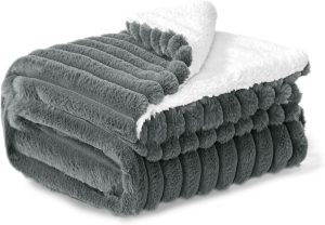 Fluffy soft throw blanket 152x203 cm grey